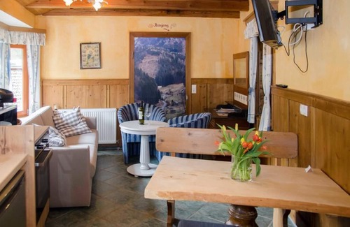 Schwarzenbach an der Pielach Apartamento | Open-plan vacation home with balcony
