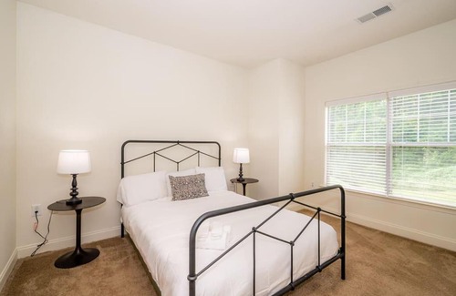 Wendover - Sedgewood Apartamento | Viagem Charlotte Vivid 2BR with Pool & Gym