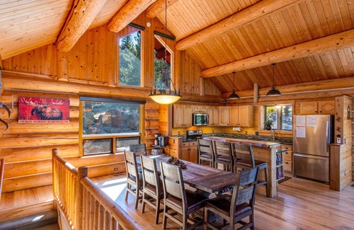 Carriage Hills Casa | Retiro privado de montaña, plano de planta abierto; 1+ acres, vistas fantásticas, jacuzzi!