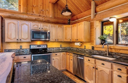 Carriage Hills Casa | Retiro privado de montaña, plano de planta abierto; 1+ acres, vistas fantásticas, jacuzzi!