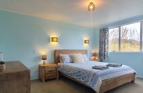 Opito Bay Casa | Opito Bay Charmer - Sun drenched family bach is a real charmer.