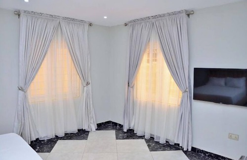 Maitama Hotel | Orange Roof Lodge