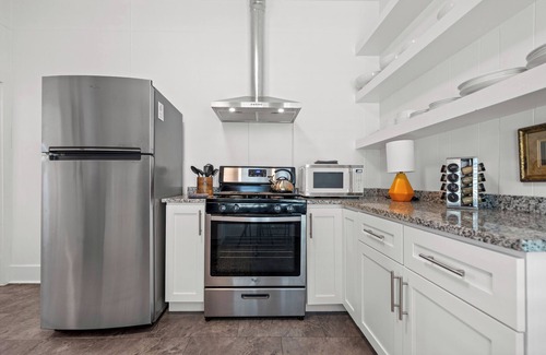 Hot Springs Cabaña | Orange Street Cottage - Walk to Restaurants, Shops & Bars in Historic Downtown!