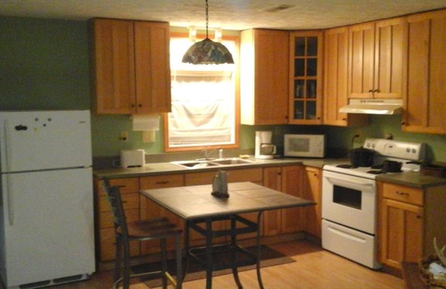 Mohican Township Otro | Retiro para parejas solteras con espacio de reunión para la familia. Mascota amigable.