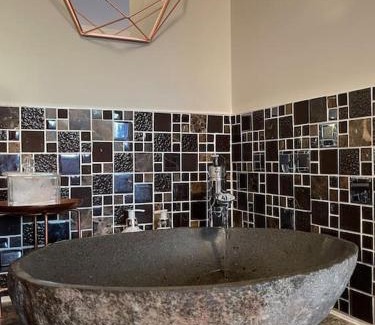 Frampton Casa | Orchard Retreat Staycation