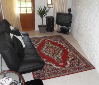 Couesmes-Vauce Casa | Orchard View Gite