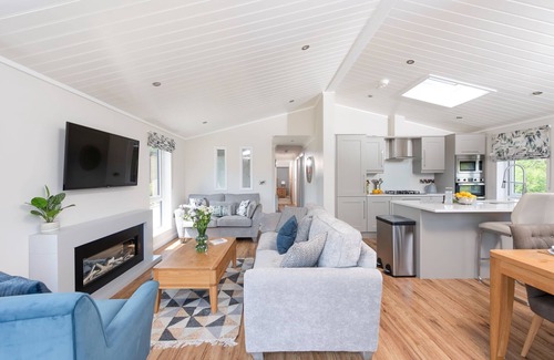 Lifton Casa | Orchid Lodge, 23 Roadford Lake Lodges