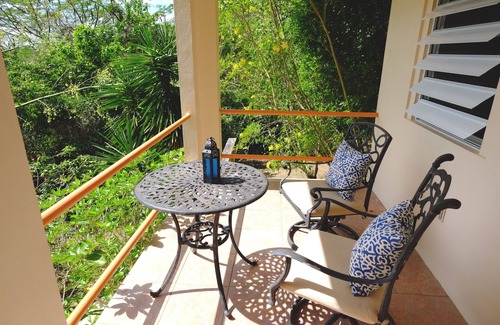 Esperanza Villa | Oreanda - Casita Azul - Lo mejor de Vieques en un gran precio