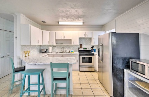 Neptune Casa | Ormond Beach Retreat w/ Deck - Steps to Ocean!