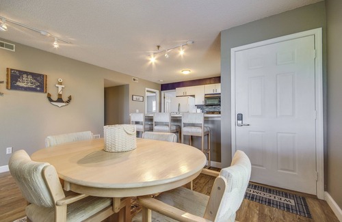 Osage Beach Apartamento | Osage Beach Condo w/ Private Deck & Lake Views!
