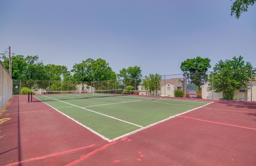 Osage Beach Apartamento | Osage Beach Condo w/ Private Deck & Lake Views!