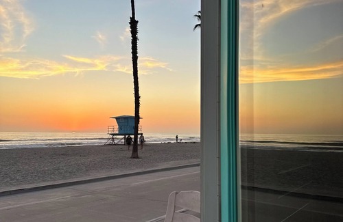 Townsite Cabaña | Oside Beach Cottage - Stay on the Sand in Oceanside, CA