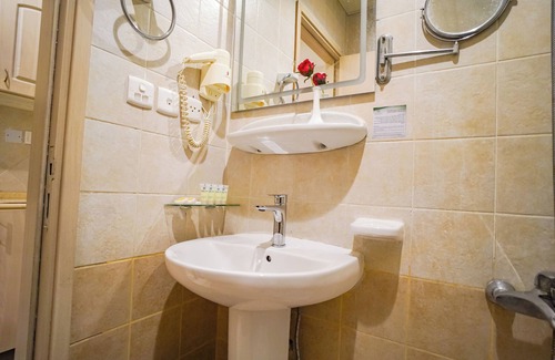 Al Aziziyah Hotel | Osturat Emaar Hotel