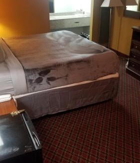 Stillwater Apartamento | OSU King Bed Hotel Room 111 Booking