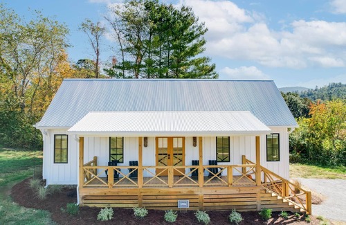 Dillard Cabaña | Otis Cottage at Julep Farms