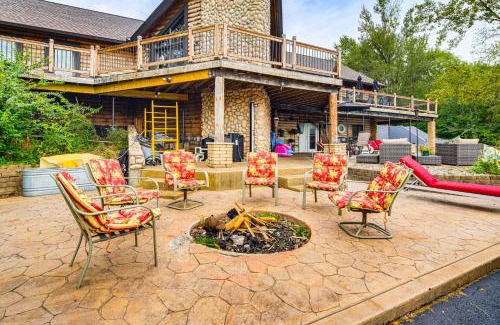 Ottawa Casa | Ottawa Cabin Hot Tub, Wraparound Deck, Games