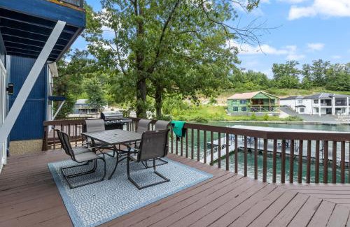 Lake Ozark Casa | Our Cove Retreat - Perfect for Wave-Free Swimming, Tanning & Prime Location Fun!