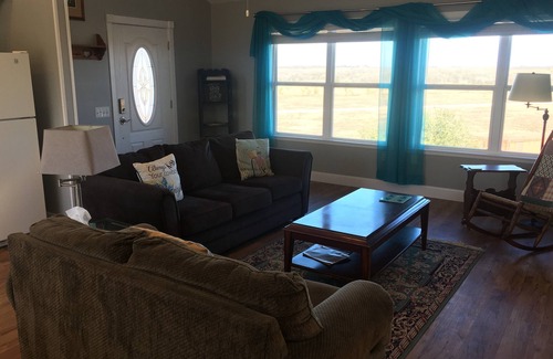 Lockhart Apartamento | Our Cozy, Quiet, Comfortable place in the Country - 2 Bedroom 900 sq ft w/view