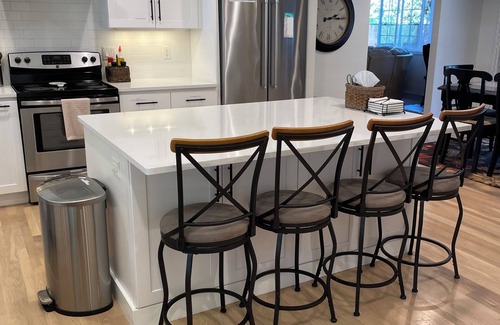 Edmonds Casa | Our Nest Edmonds: Sleeps 10/Gourmet Kitchen/Sport Court/Amenities Galore/5⁕hosts