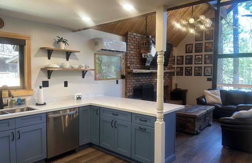 Munds Park Cabina | Out of Office: Cozy A-frame cabin in the pines near trails and adventure!