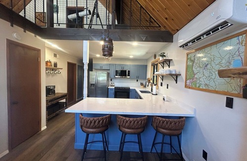 Munds Park Cabina | Out of Office: Cozy A-frame cabin in the pines near trails and adventure!