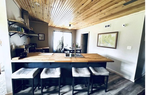 Athens Apartamento | Scatter Ridge Landing-Apartamento-Baño privado