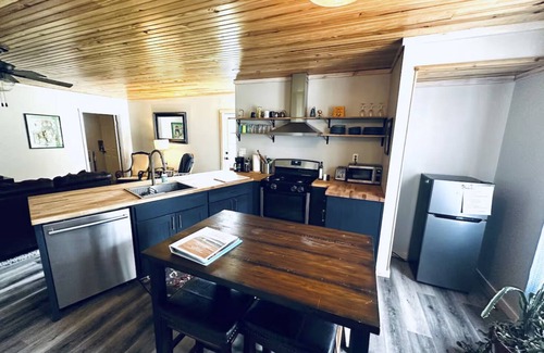 Athens Apartamento | Scatter Ridge Landing-Apartamento-Baño privado