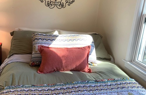 Sunset Casa | Outdoor fireplace, hot tub, coffee bar. Close to green belt and downtown