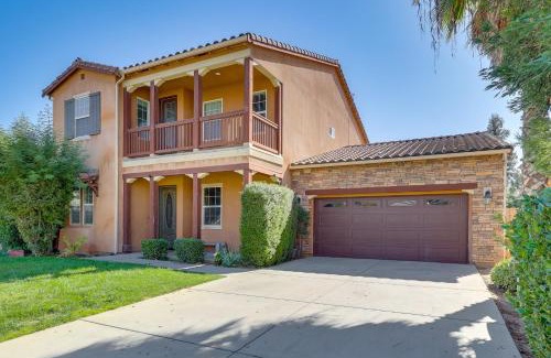 Fresno Casa | Outdoor Oasis with Fire Pit Pet-Friendly Fresno Gem