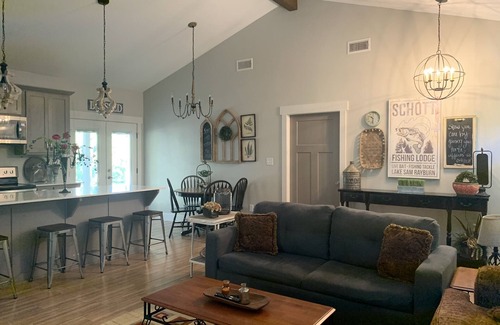 Zavalla Casa | El paraíso de los hombres al aire libre en el lago Sam Rayburn, junto al bosque nacional de Angelia