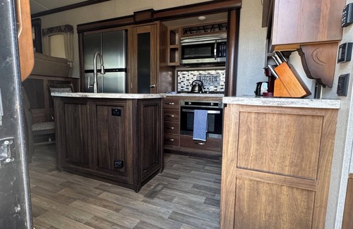 Farmington Casa | Outlaw . 5878 US 64