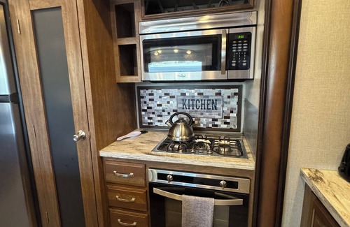 Farmington Casa | Outlaw . 5878 US 64