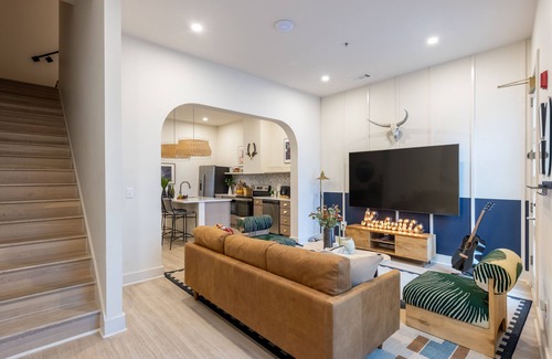 Five Points Casa | Outrider 102 by AvantStay | Private Balcony | Near Downtown, Close to Broadway
