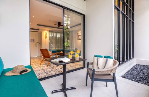 Cherngtalay Hotel | OUTRIGGER Surin Beach Resort