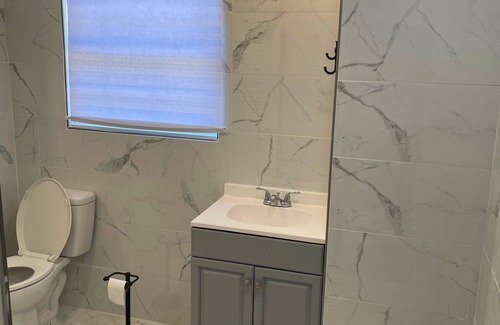 Columbia Cama Y Desayuno | Over 3500 sq ft! All 4BRMs with TVs! 9 Beds for up to 12 Guests!