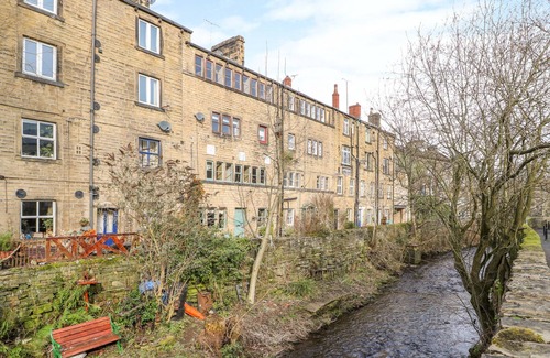 Holmfirth Casa | Over-under Cottage