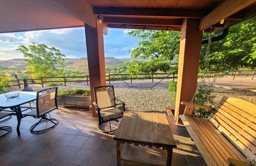 Cornville Cabaña | Overlook the valley, hike, wine taste, relax! 2BR