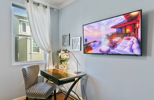 Rancho Cordova Casa | Overlooks Park & Amphitheater. Near river rafting, Lake Natoma, CSUS Aquatic Ctr