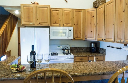 Truckee Apartamento | Encantador encanto, con vistas al pueblo: 2Br / 2Ba