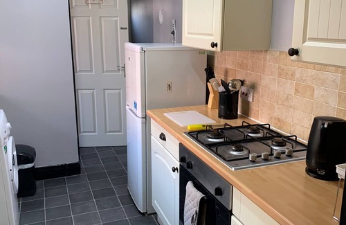 Newcastle-upon-Tyne Apartamento | Ovington Grove 3 bedrooms fully furnished kitchen and free parking apartment
