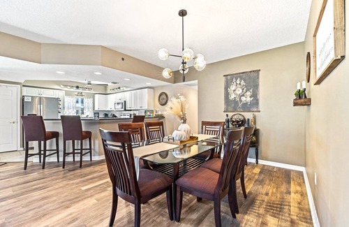 New Smyrna Beach Condominio | OW15-401 Spacious Oceanwalk Corner Condo with Water Views and Easy Beach Access