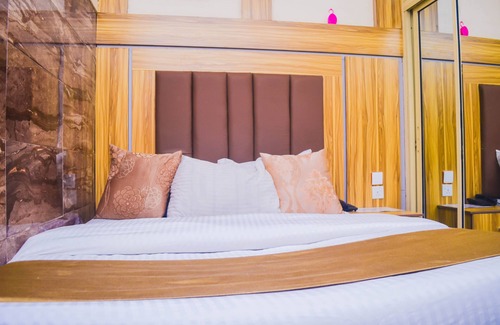 Lagos Hotel | Owee Hotel Exclusive Apartments & Suites