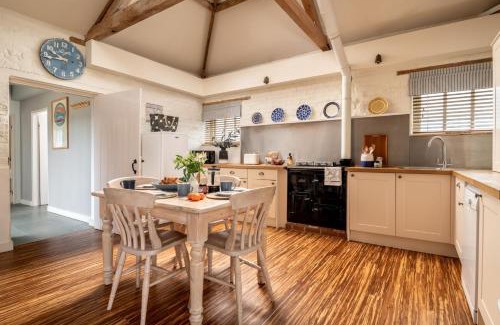 Sculthorpe Casa | Owl