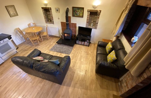 Callington Cabaña | Owls Roost, encantadora cabaña junto al lago con la pesca, jacuzzi para 2-4 personas