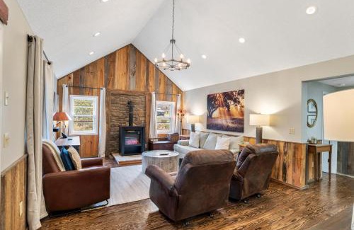 Weaverville Casa | Oxbow Farmhouse