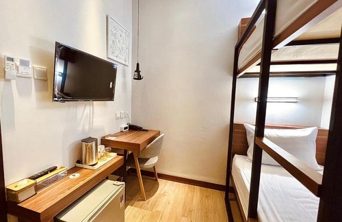 Batam Apartamento | oxy suites G-03 at Shop House Meisterstadt Pollux Habibie