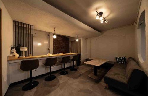 Gifu Apartamento | oyadoya gifu kinryu 岐阜駅徒歩10分 デザイナーホテル 大人数貸切 最大7名 駐車場2台有り