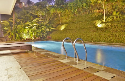 Bandung Villa | Oyama City View 4BR Villa with a Heated Pool