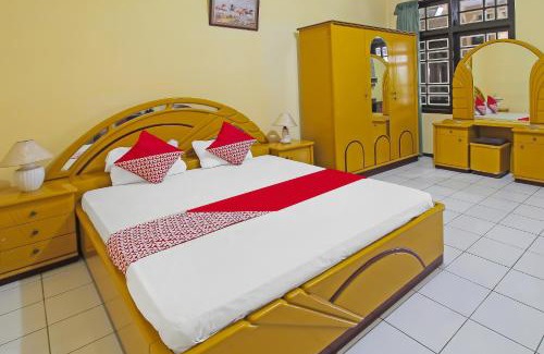 Nganjuk Hotel | OYO 1984 Hotel Istana Family Syariah