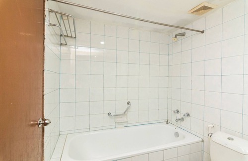 Batam Hotel | OYO 2065 Holly Sentosa Hotel